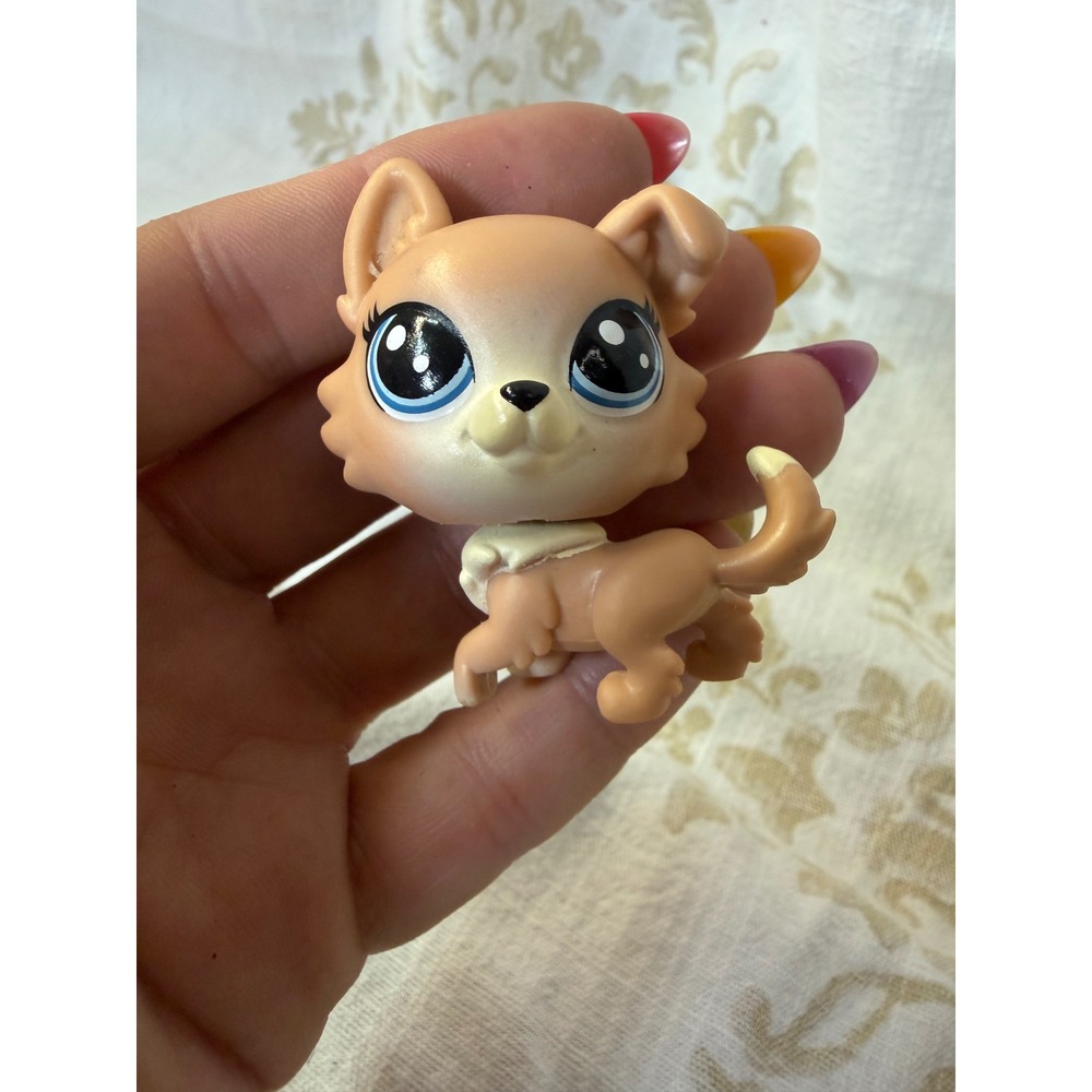 Hasbro Littlest Pet Shop Collie 58 Tan Blue Eyes Authentic LPS Dog Figure